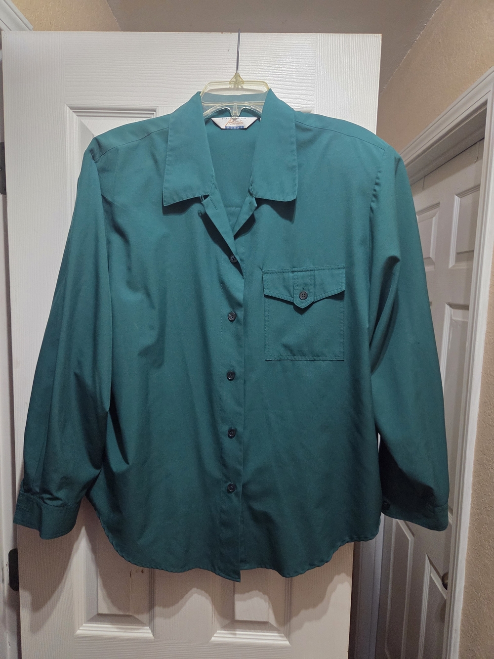 Women’s Hunter Green Button-Up Long Sleeve Shirt